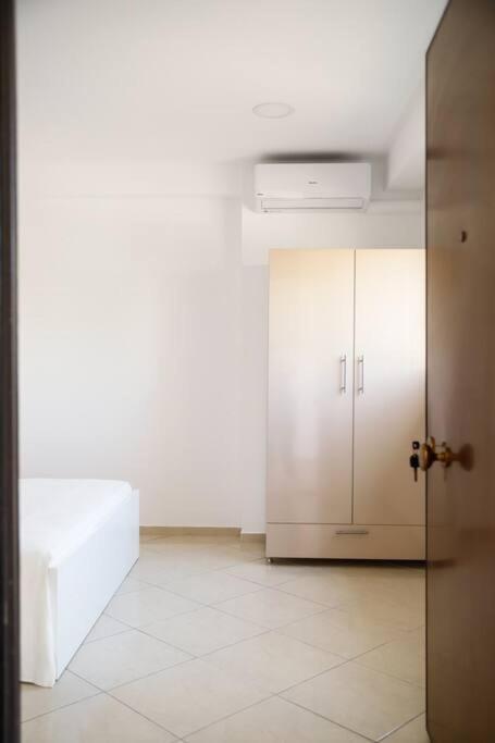 Cozy Apartment Near Airport Koropíon Extérieur photo