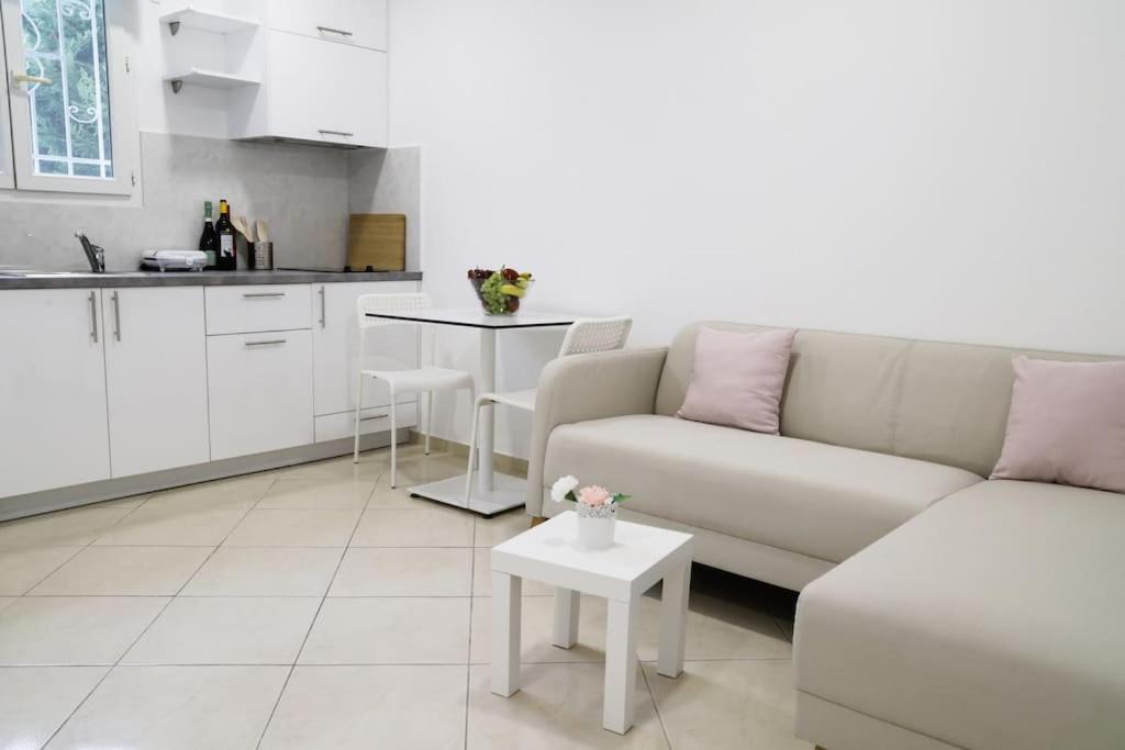 Cozy Apartment Near Airport Koropíon Extérieur photo